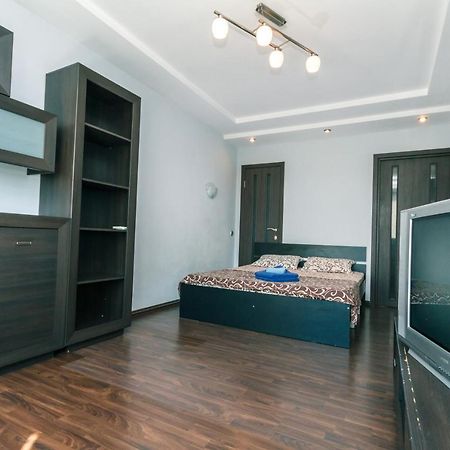 Apartments On Henerala Zhmachenka 基輔 外观 照片