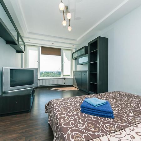 Apartments On Henerala Zhmachenka 基輔 外观 照片